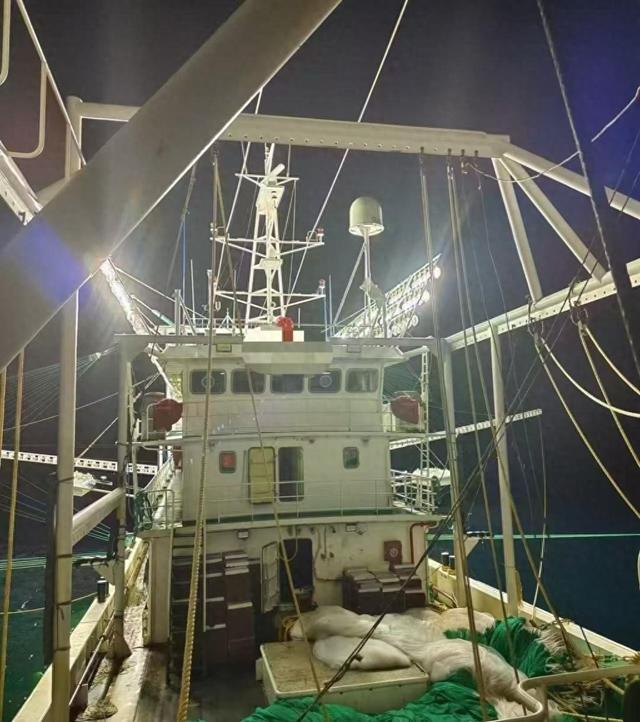 4436x12威尼斯近海渔船上的命案:二副跳海被救竟反手杀死船主